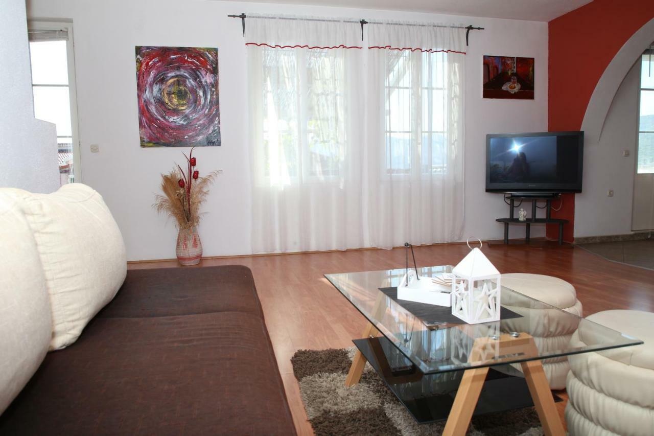 Apartment Poseidon โตรกีร์ ภายนอก รูปภาพ